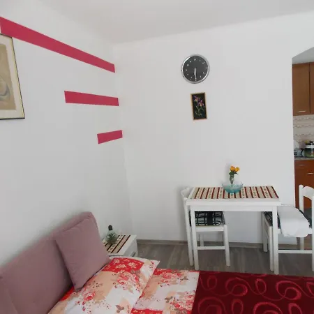 Hanifa 아파트 로비니