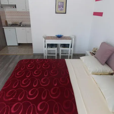 Hanifa 아파트 로비니