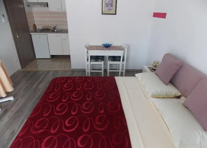 Hanifa 아파트 로비니